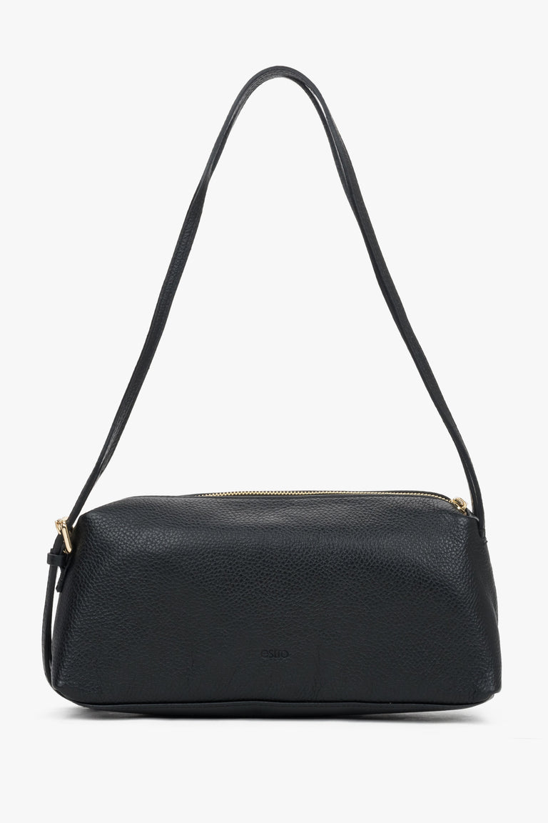 Elegant black women's shoulder bag made of premium Italian pebbled leather.