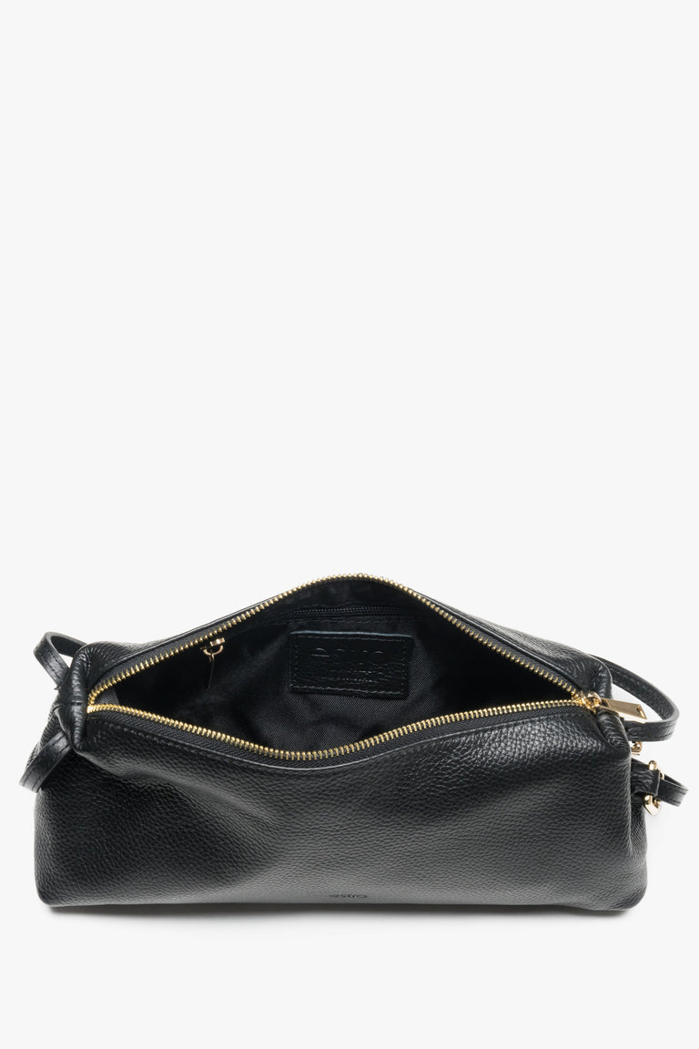 Women's handbag made of black premium genuine leather with a pebbled texture, Italian product.