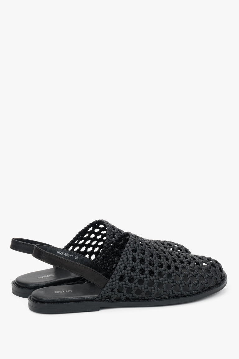 Estro black summer sandals with a soft premium chevro leather insole.