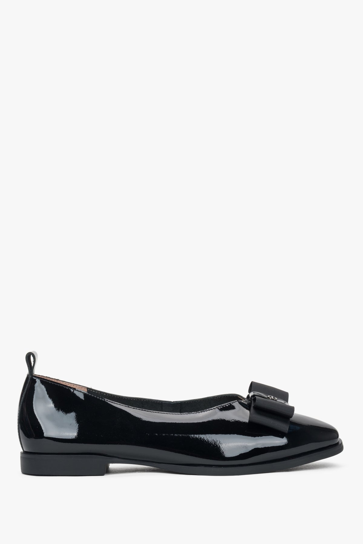 Women's Black Patent Leather Ballet Flats with a Bow Estro ER00117919.