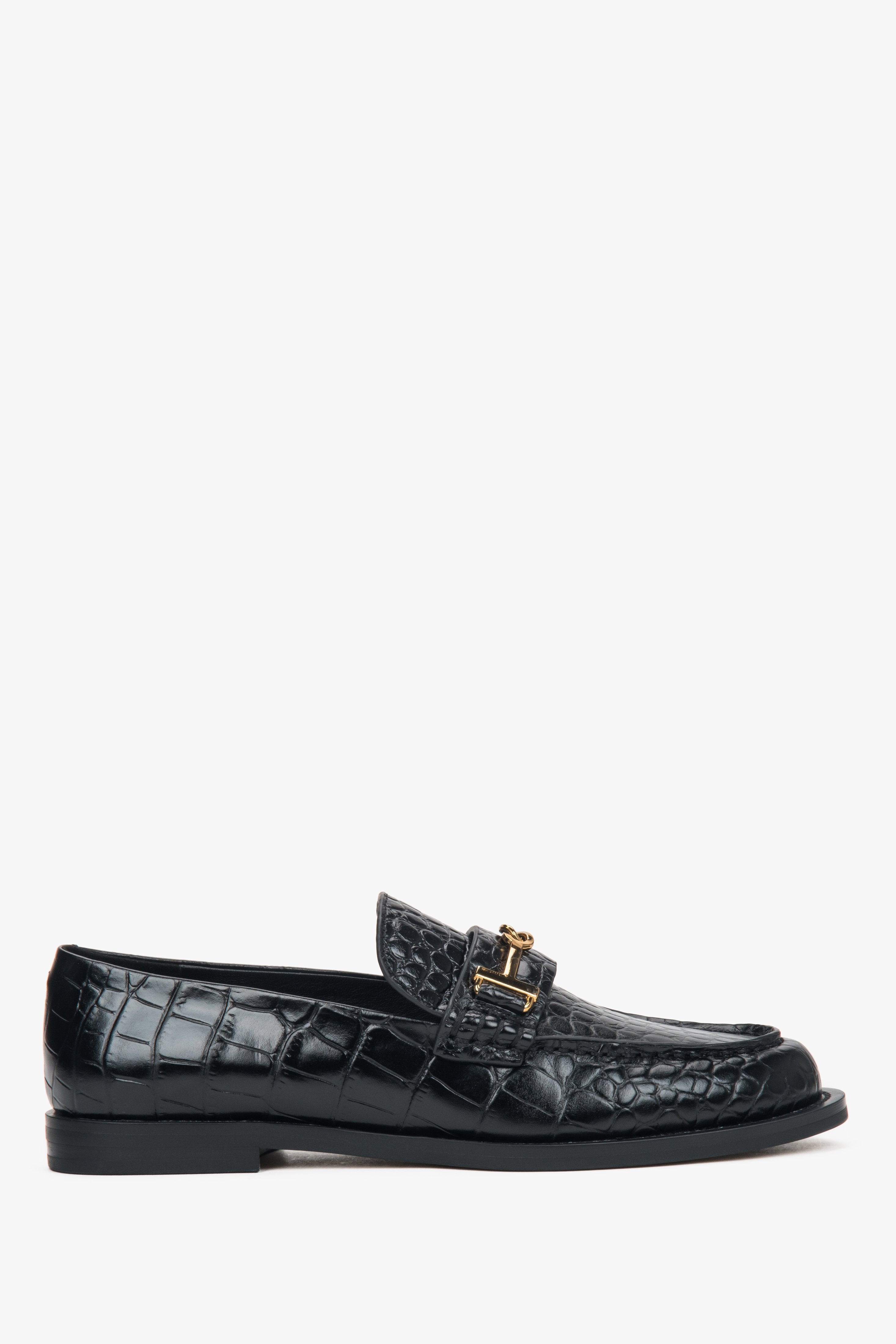 Women’s Black Patent Leather Loafers with Decorative Buckle Estro ER00118507.