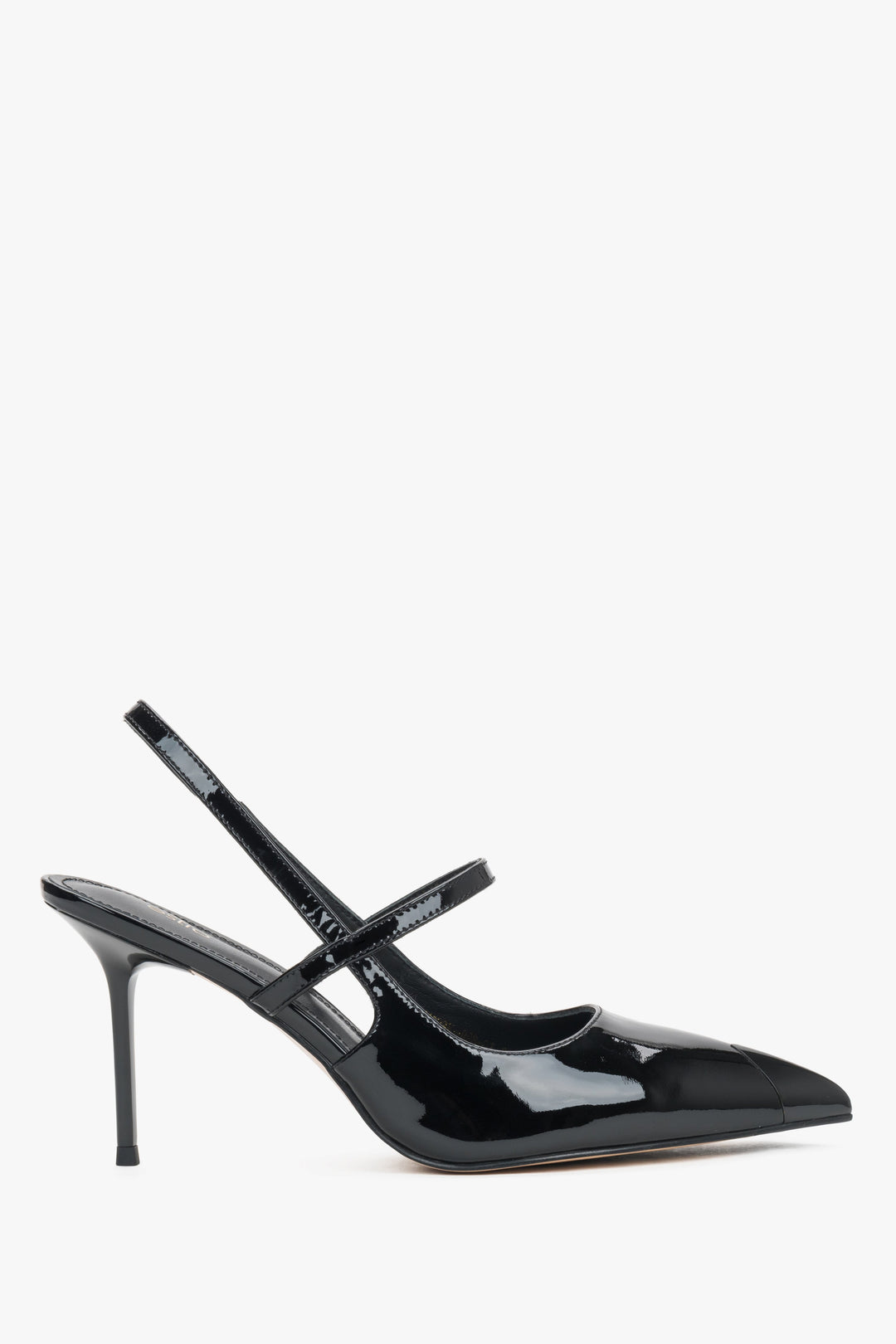 Estro luxury black patent pumps with a soft natural chevro kidskin lining.