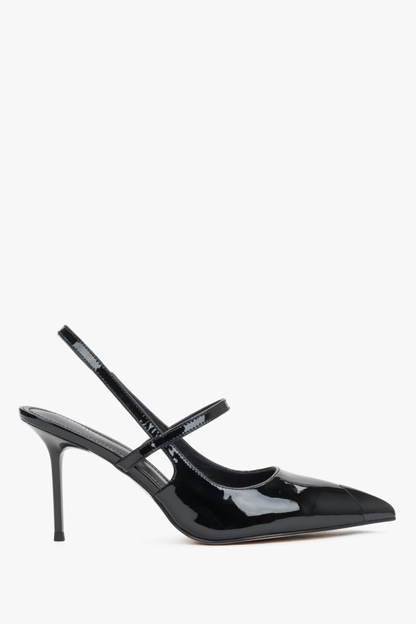 Estro luxury black patent pumps with a soft natural chevro kidskin lining.