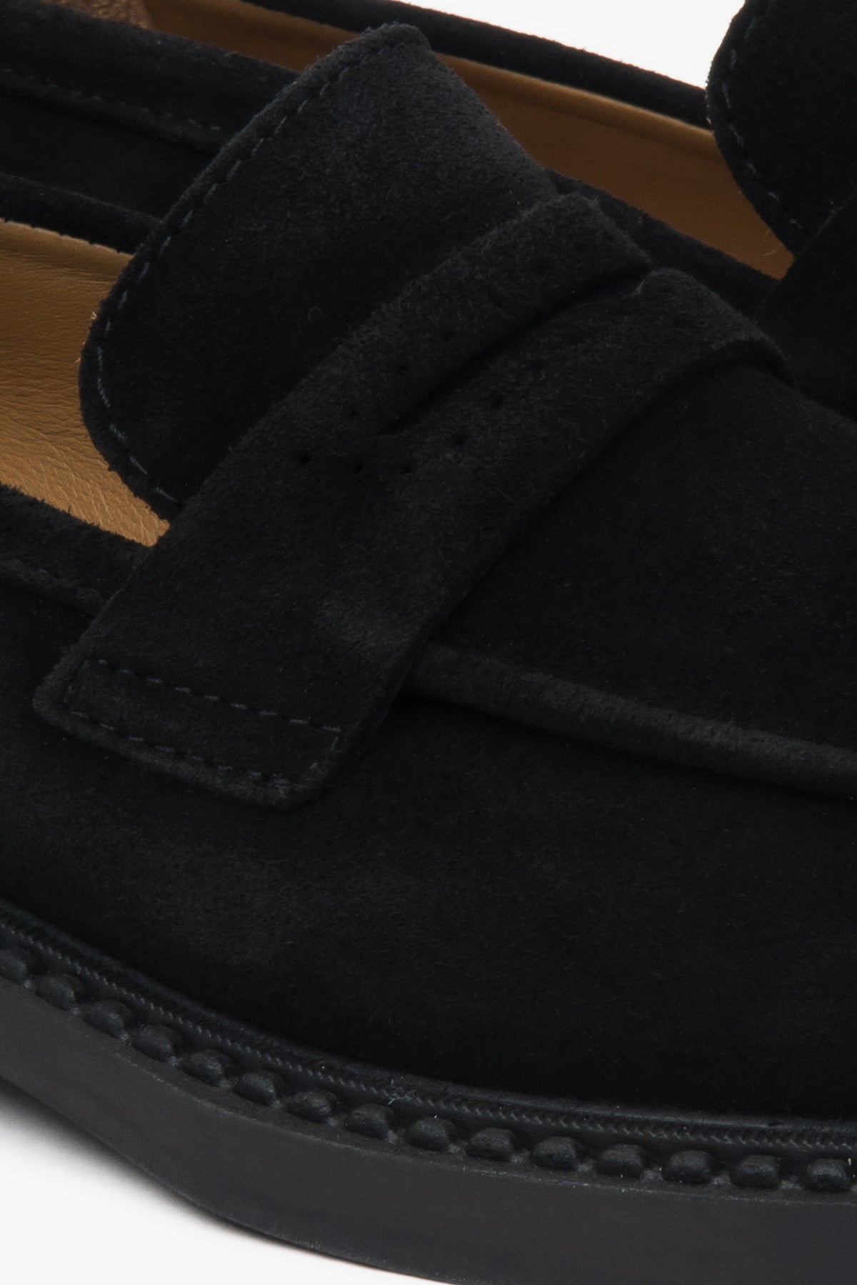 Comfortable and stylish black women’s loafers by Estro, made from top-quality Italian velour leather.