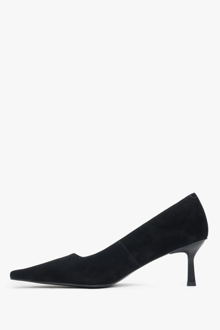 Women’s black pointed toe pumps in soft genuine velour by Estro – side view