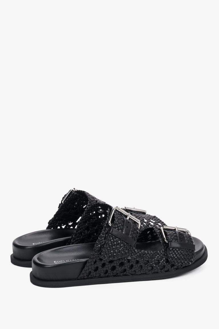 Elegant flat black slides made of genuine Italian leather, prestigious Guglielmo Rotta brand.