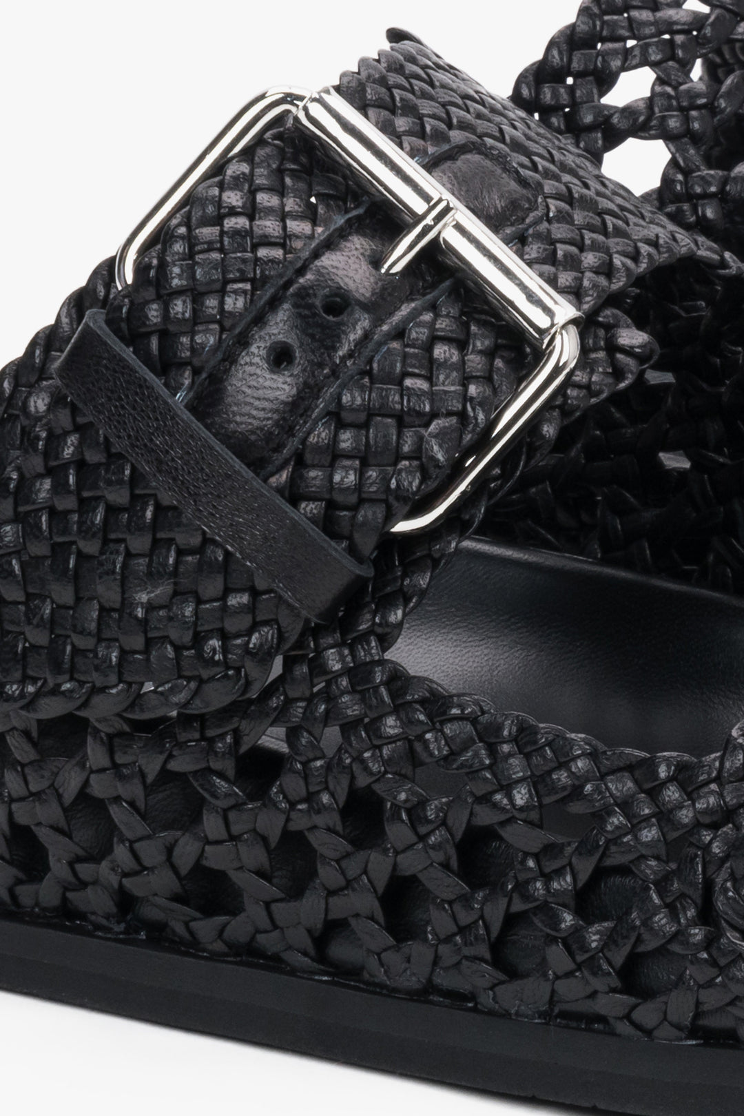 Guglielmo Rotta black slides – the perfect blend of Italian craftsmanship and modern minimalism.