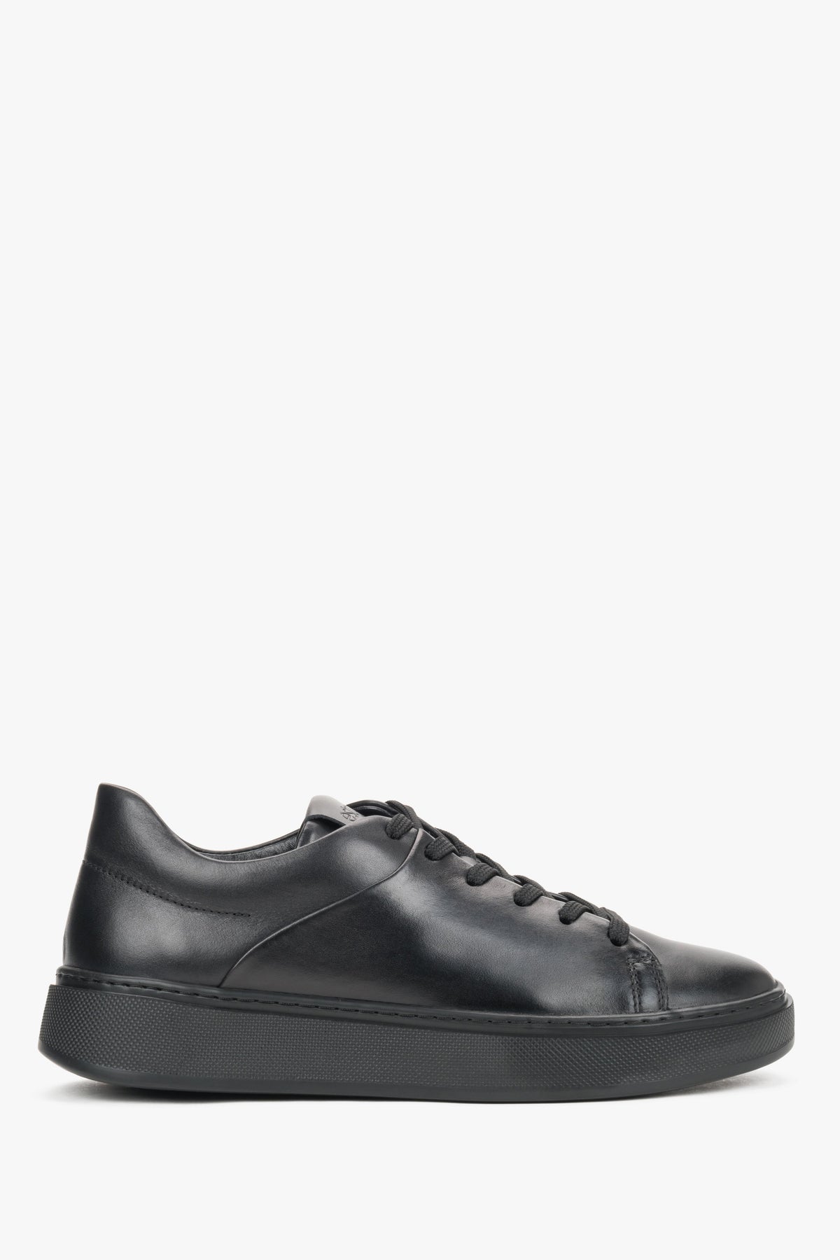 Women's Black Premium Italian Genuine Leather Sneakers Estro ER00120354.
