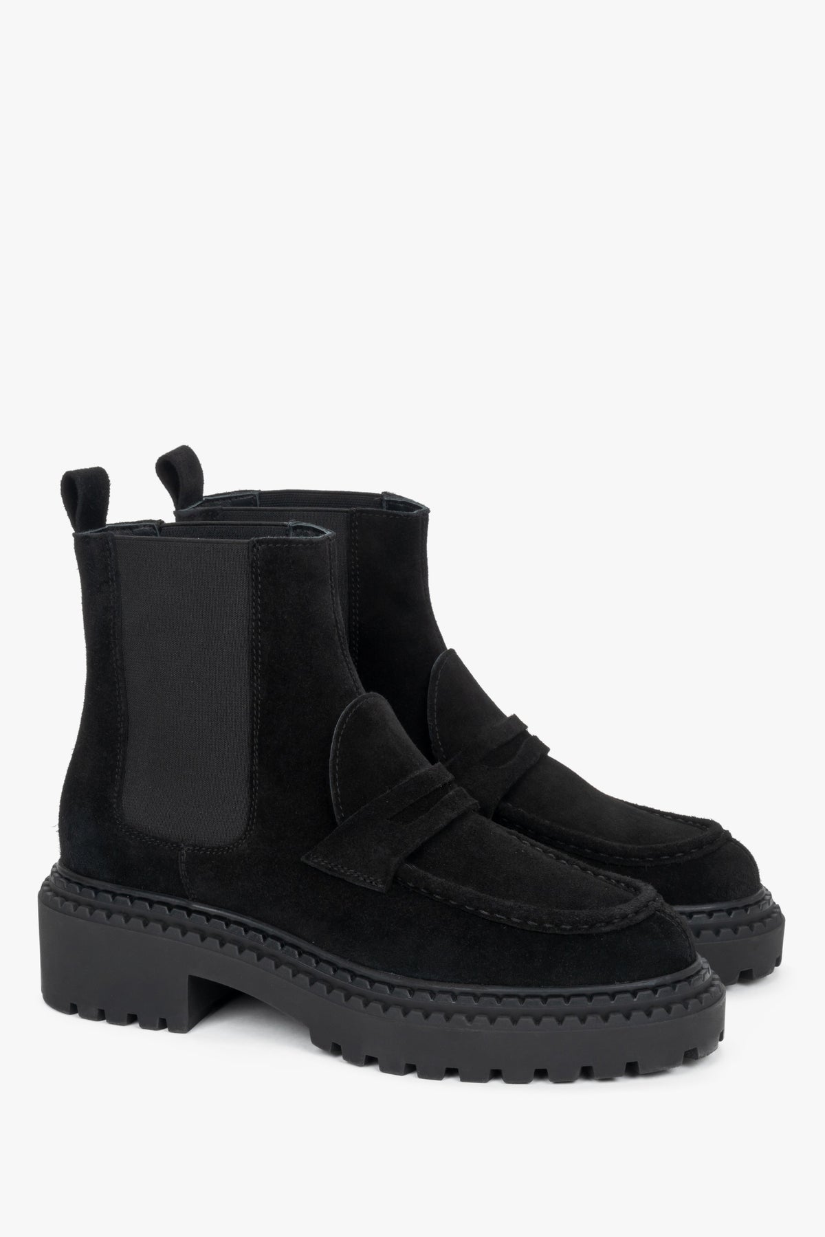 Women's Black Premium Italian Velour Chelsea Boots with Chunky Sole Estro ER00120878.