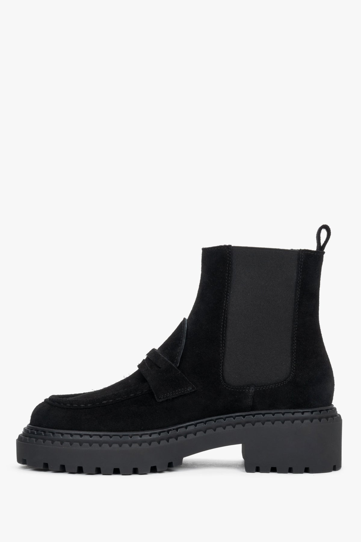 Black premium Italian velour women's chunky Chelsea boots, Estro.