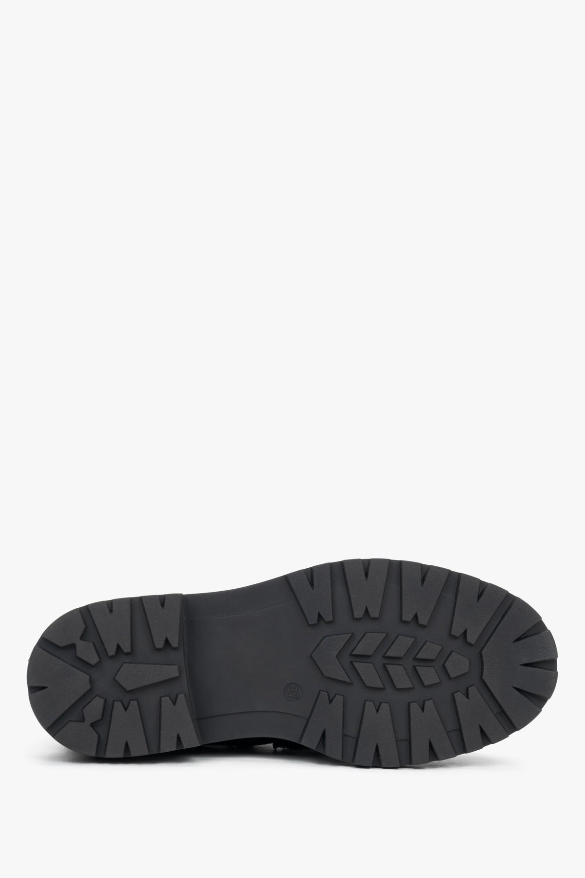 Black premium Italian velour women's chunky Chelsea boots, Estro.
