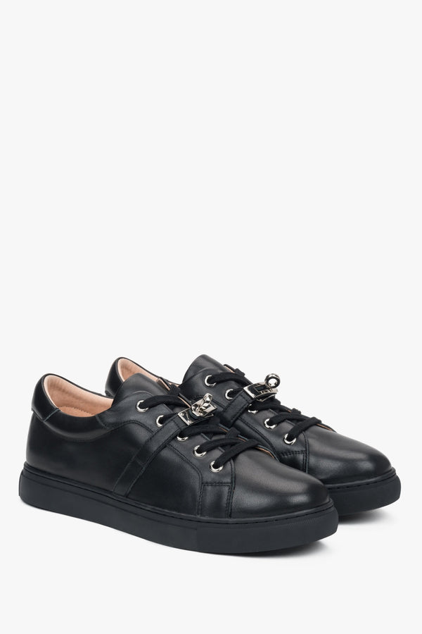 Estro Women's Low-Top Sneakers in Black Premium Leather.