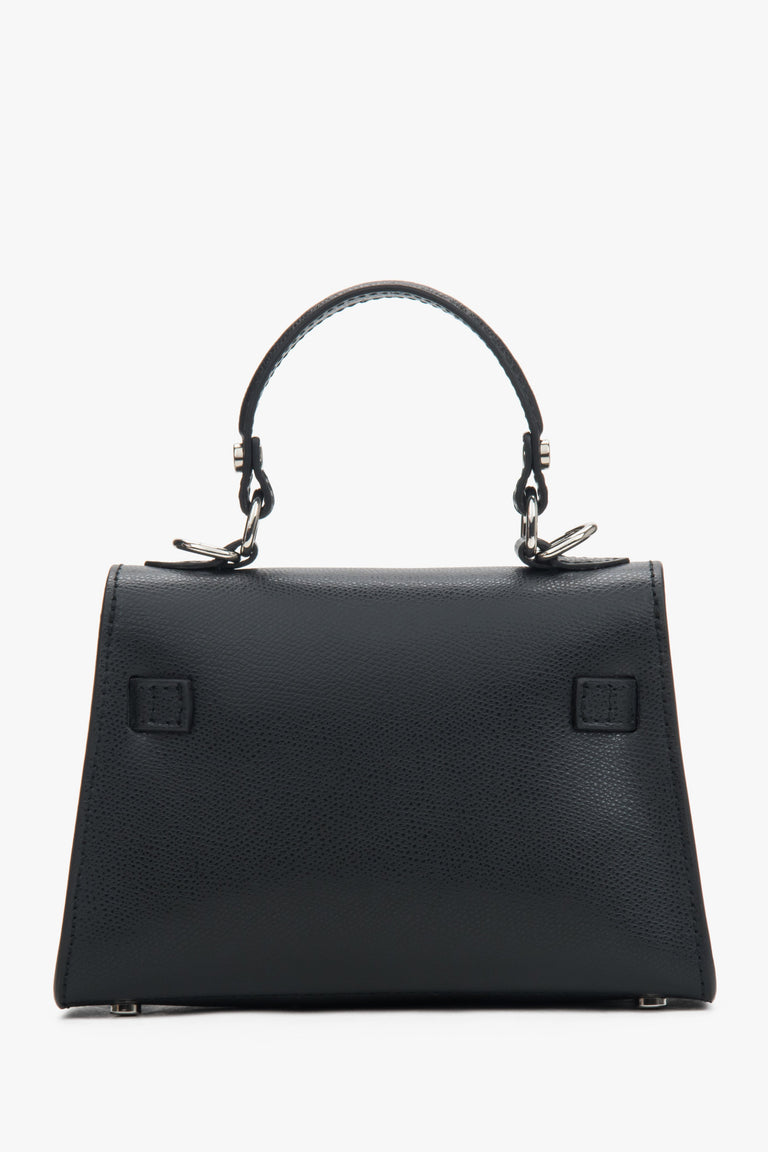 Black women’s satchel bag by Estro (ER00117929), made of premium Italian genuine leather.