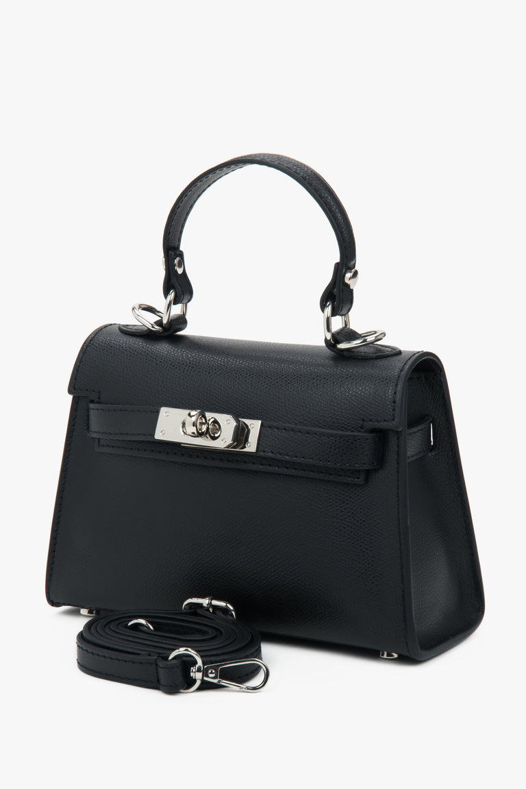 Black satchel bag by Estro, crafted from exclusive Italian premium leather.