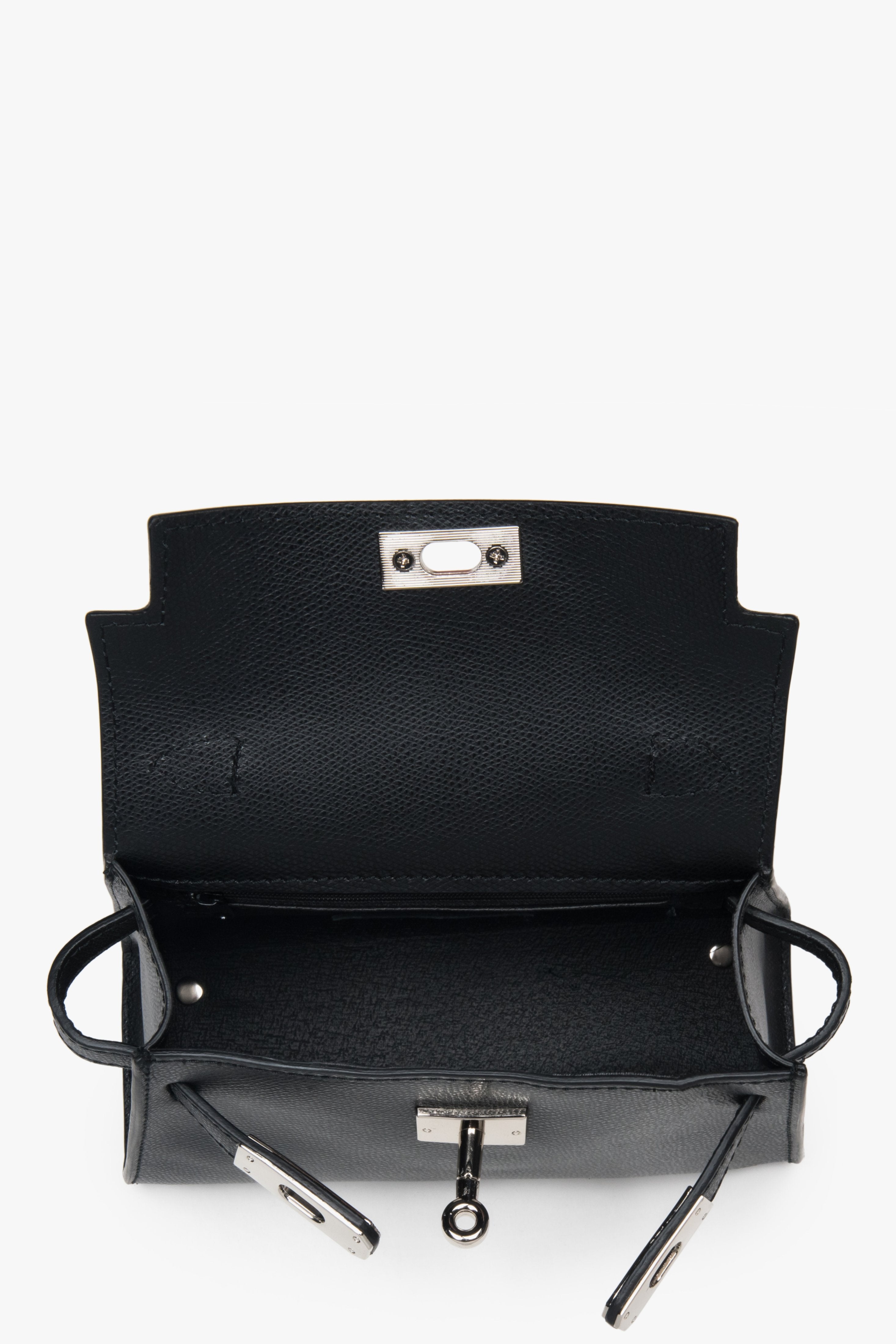 Black women’s satchel bag, made of premium Italian leather with silver hardware. Model ER00117929.