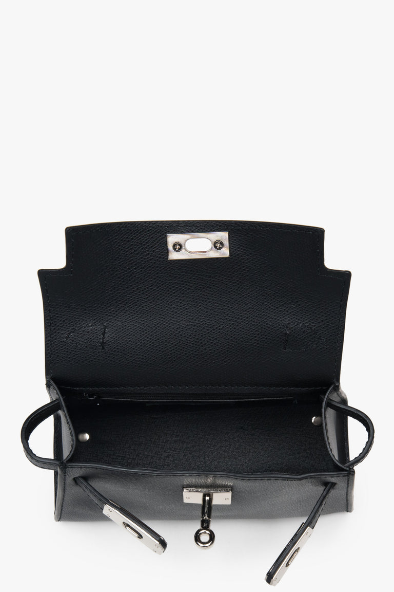 Black women’s satchel bag, made of premium Italian leather with silver hardware. Model ER00117929.