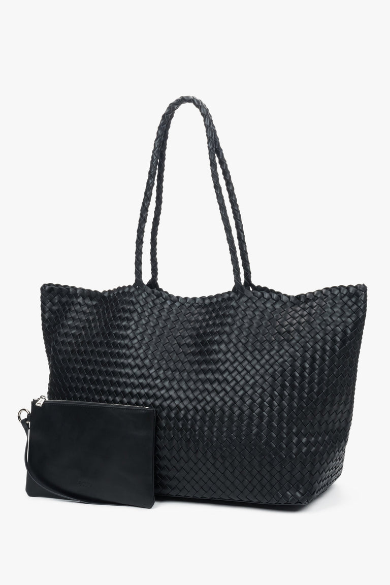 Genuine leather black women’s shopper bag with included cosmetic pouch, Estro.