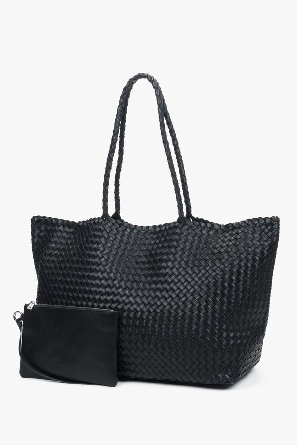 Genuine leather black women’s shopper bag with included cosmetic pouch, Estro.
