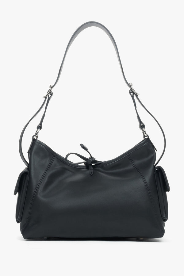 Women’s black shoulder bag in soft genuine Leather.