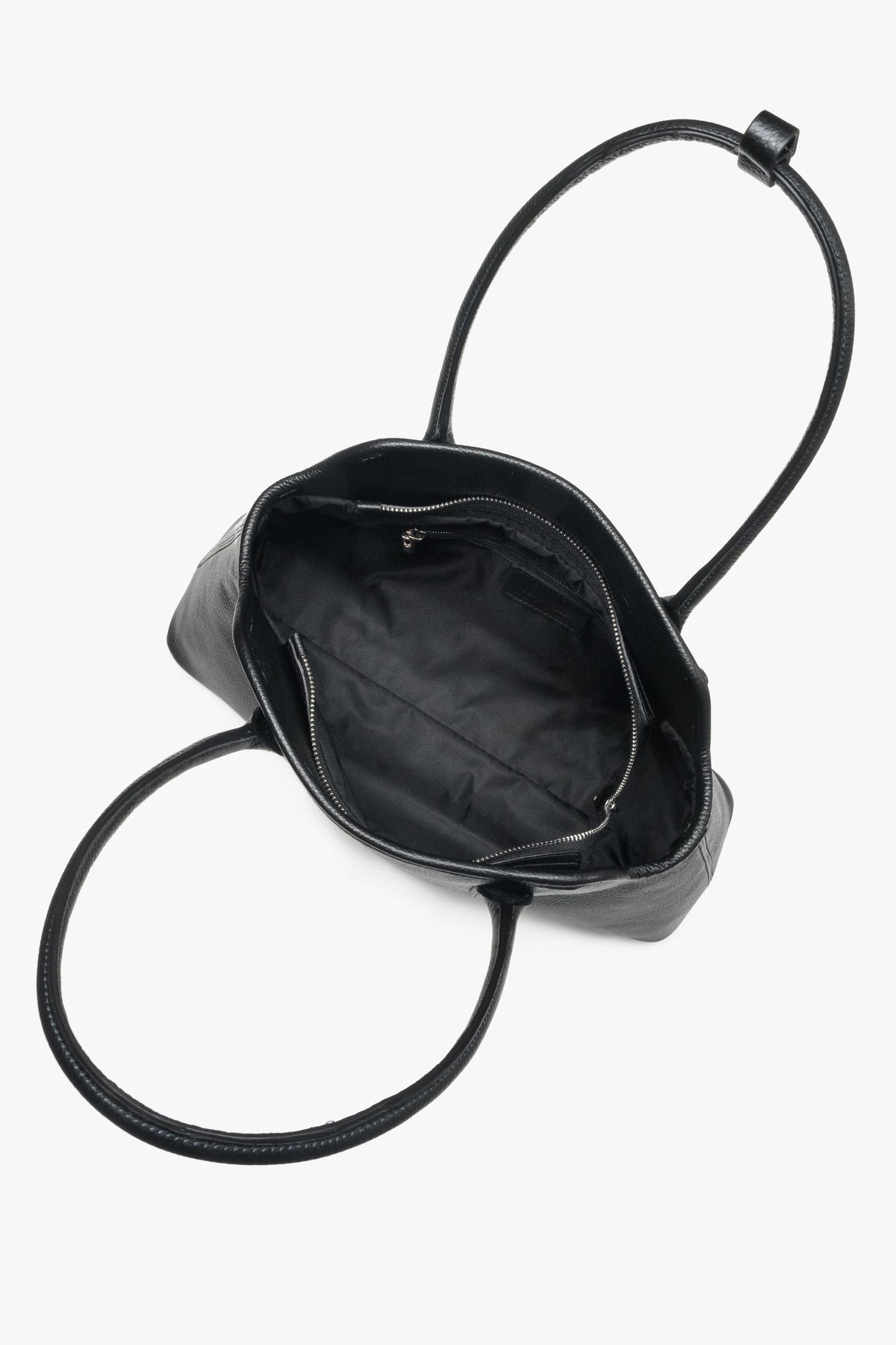 Women's black shoulder bag made of premium Italian natural leather by Estro.