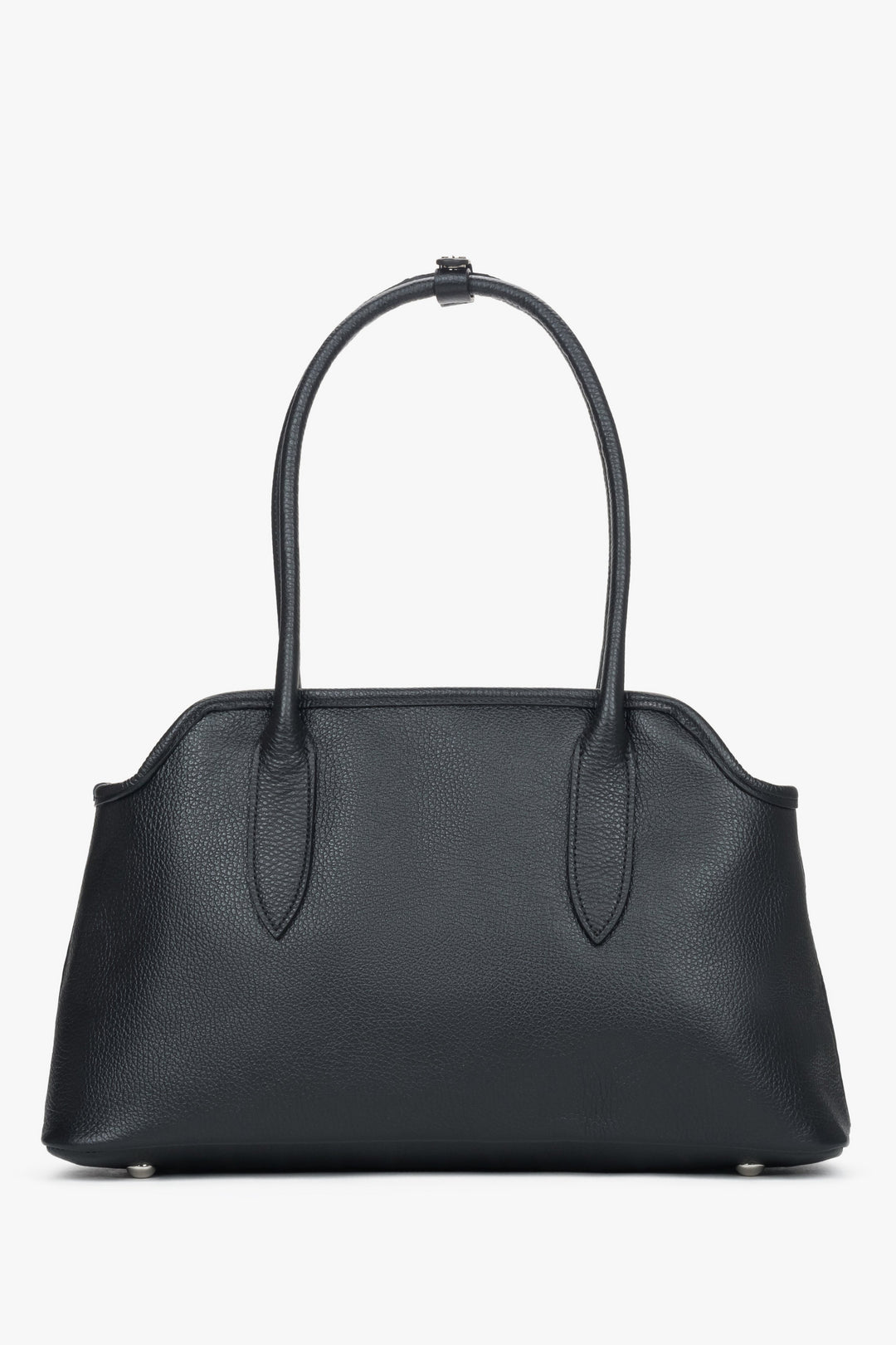 Estro women's black shoulder bag in premium Italian natural leather.