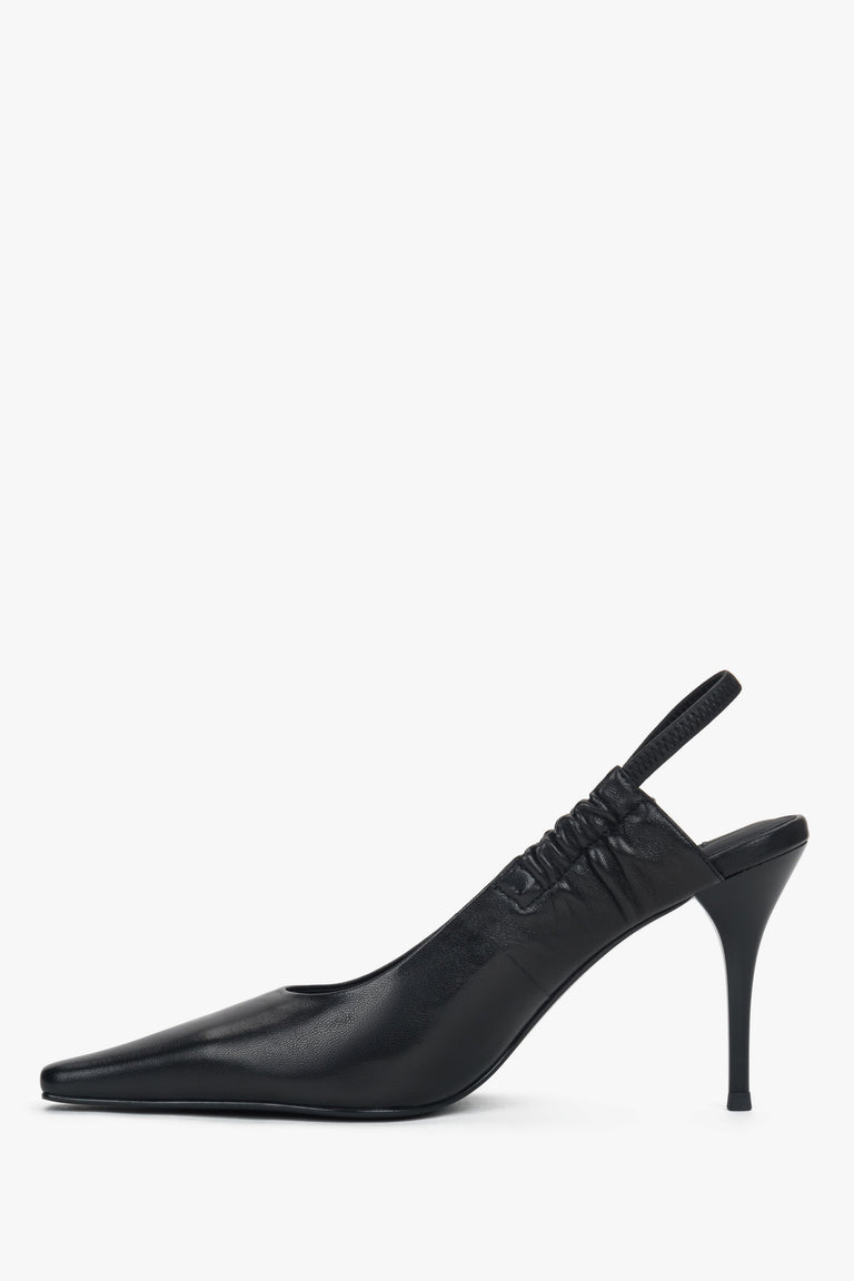 Women’s black peep-back pumps in genuine leather.