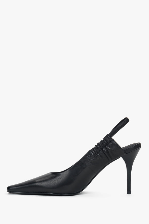 Women’s black peep-back pumps in genuine leather.