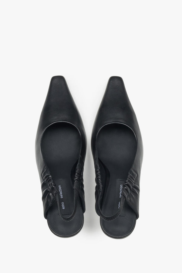 Black women’s peep-back pumps Estro Selection.