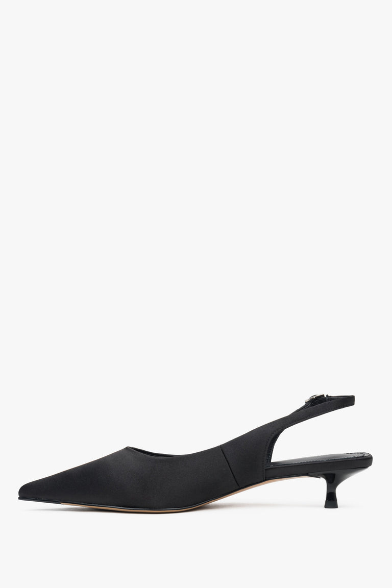 Comfortable black slingback women’s pumps by Estro, made from soft textiles and featuring a low heel.
