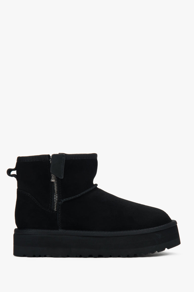 Women's Black Snow Boots made of Genuine Velour with a Fur Lining Estro ER00117595.