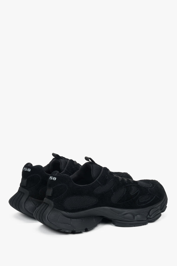 Women's black sneakers ES8 – a top perspective showcasing the breathable mesh lining and 100% genuine leather insole.