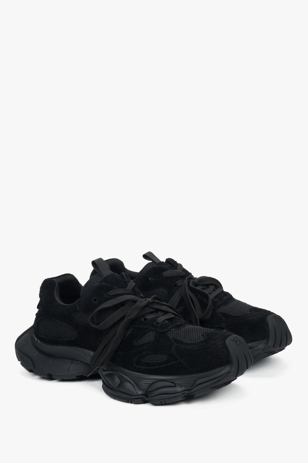 Detailed view of the flexible, slip-resistant thermoplastic rubber (TPR) platform sole.