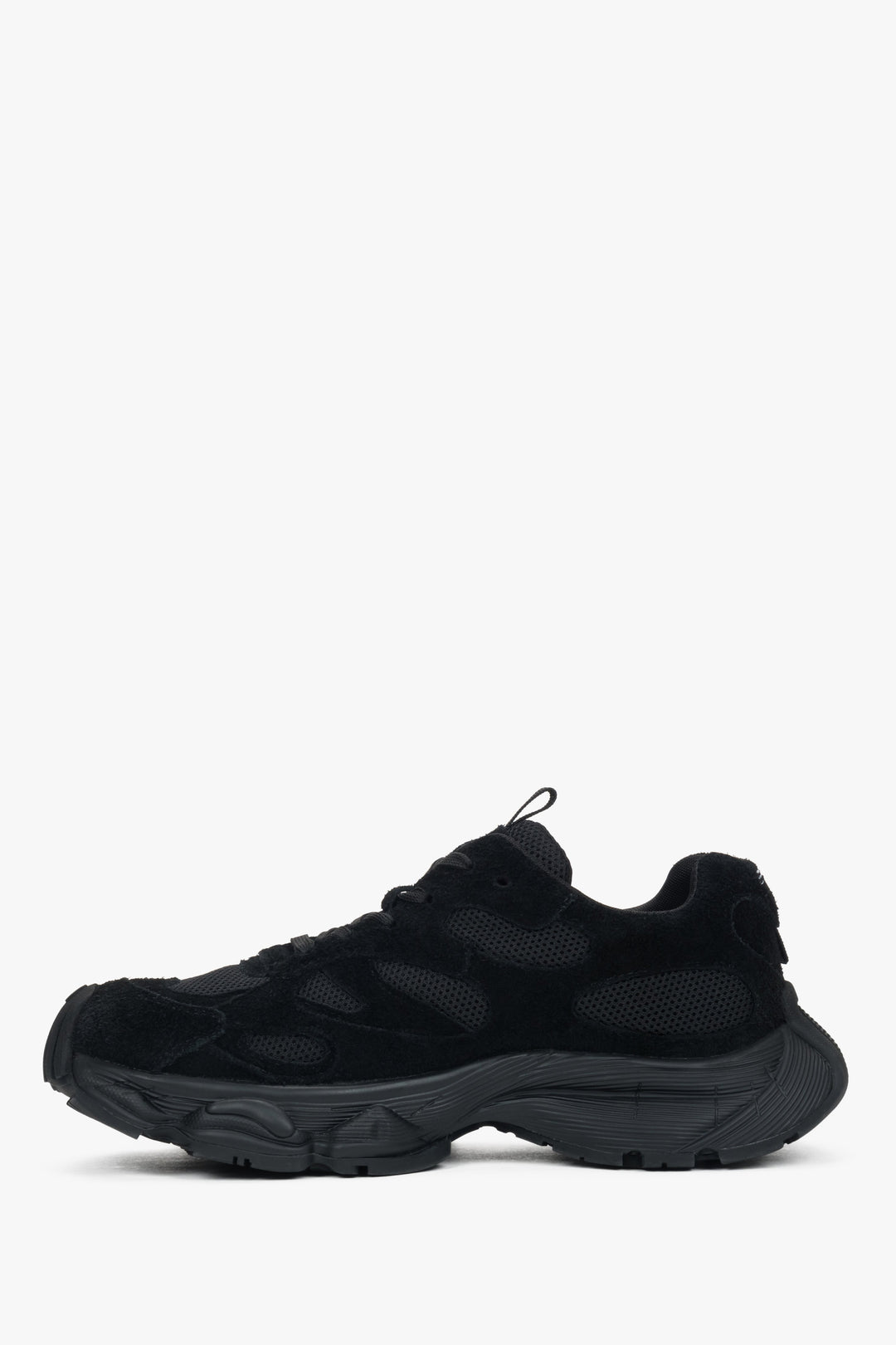 Women's premium black velour sneakers by Estro – an elegant angled shot highlighting the modern, sporty silhouette.