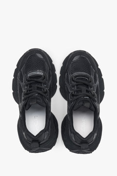 Lightweight black athletic sneakers for women, ES8, fusing the support of eco-leather with the breathability of mesh.