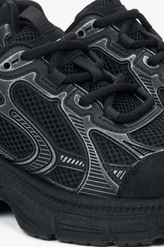 Black sporty low-top sneakers, made with eco-leather and mesh, ES8.