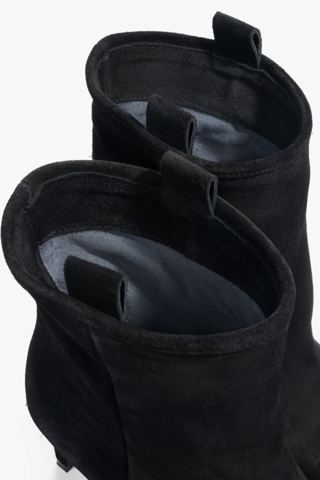 Black women’s stiletto ankle boots Estro ER00118225 made of genuine velour.