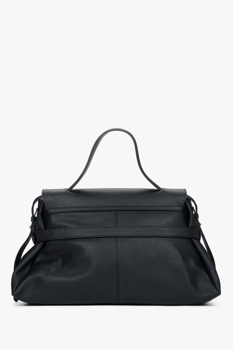 Women's black tote bag made of Premium Italian genuine leather by Estro.
