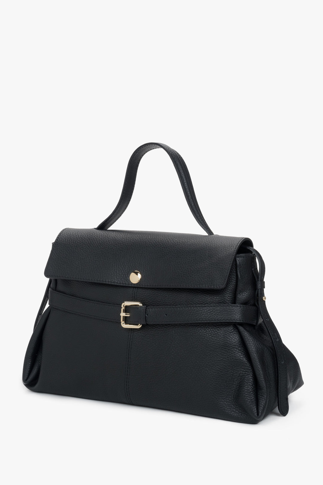 Black women's tote bag from Estro, crafted from Premium Italian genuine leather.