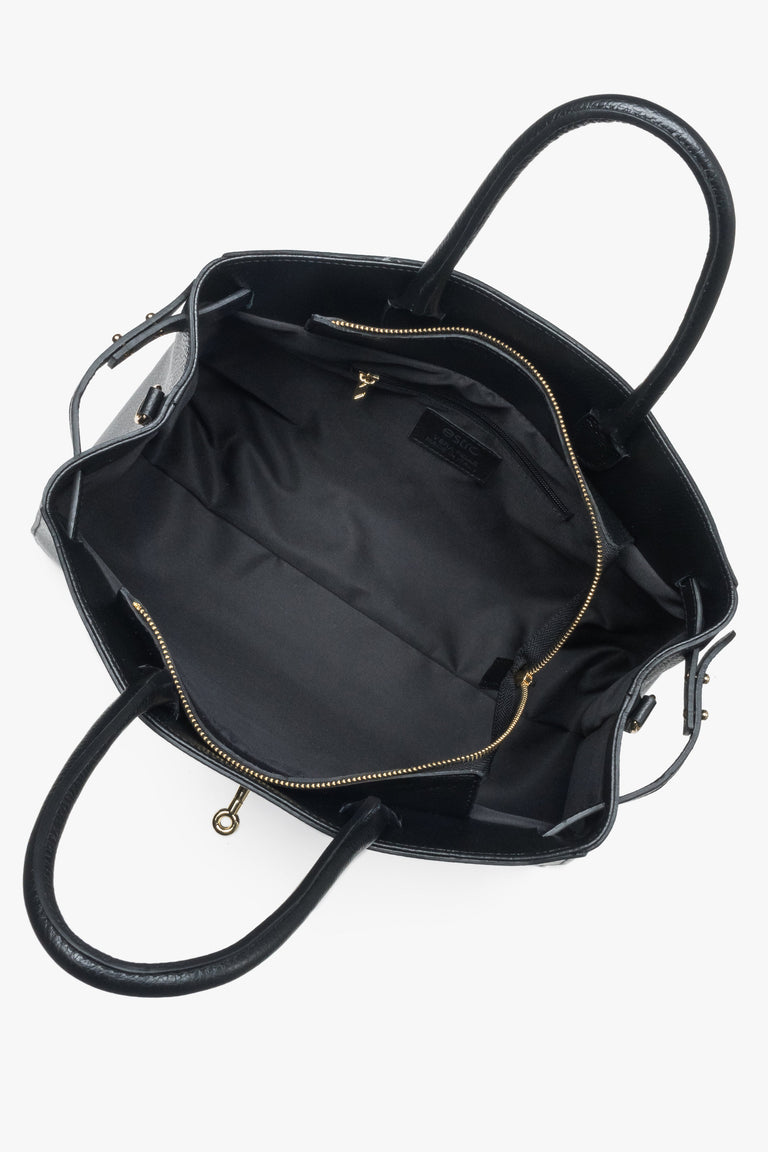 Black tote bag by Estro, elegant, crafted from Premium Italian genuine leather.