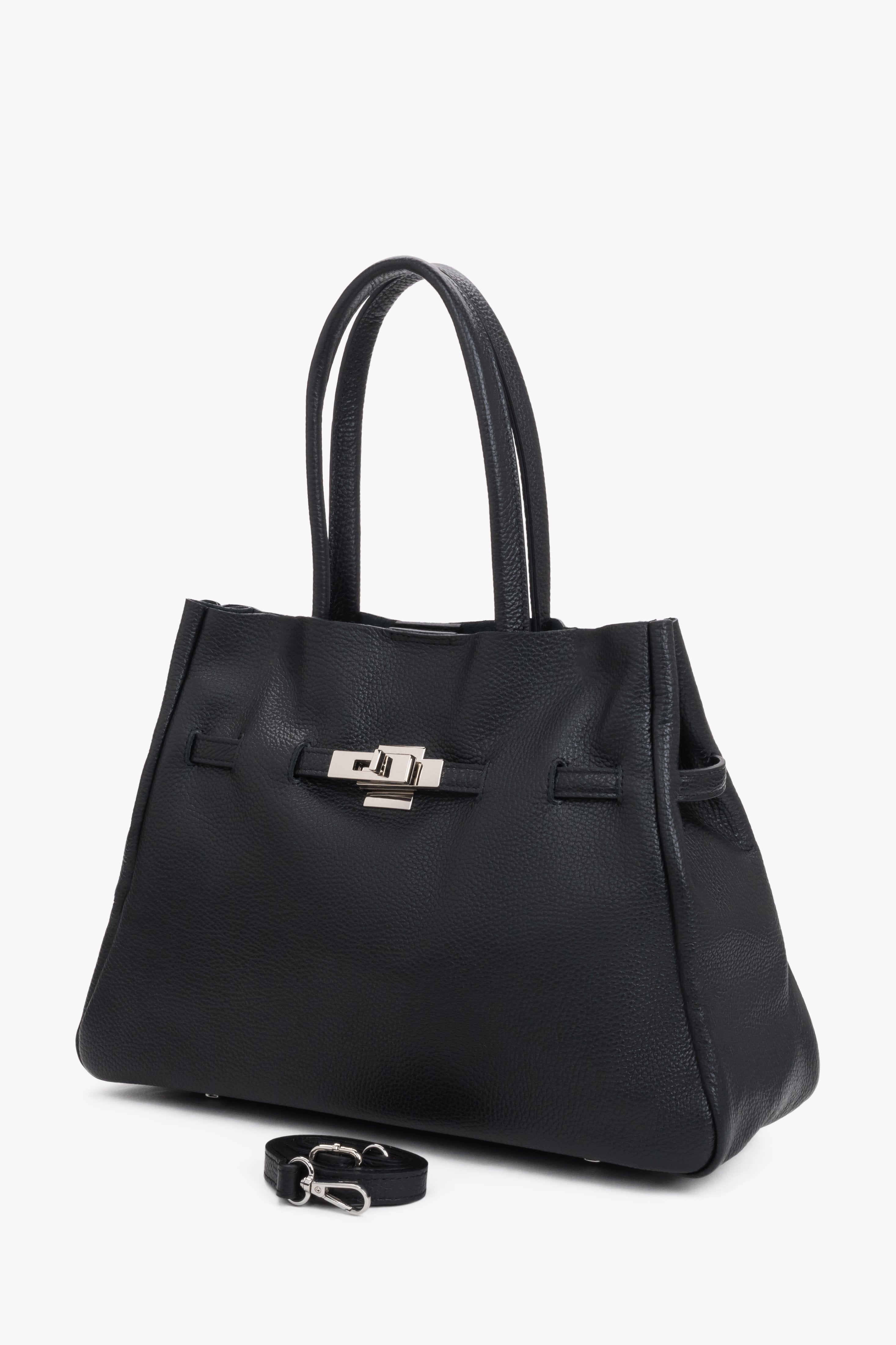 Elegant black satchel bag made of premium Italian genuine leather by Estro.