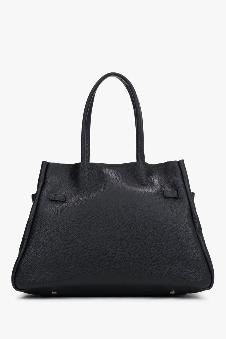 Black leather satchel bag with a long strap made of premium Italian genuine leather by Estro.
