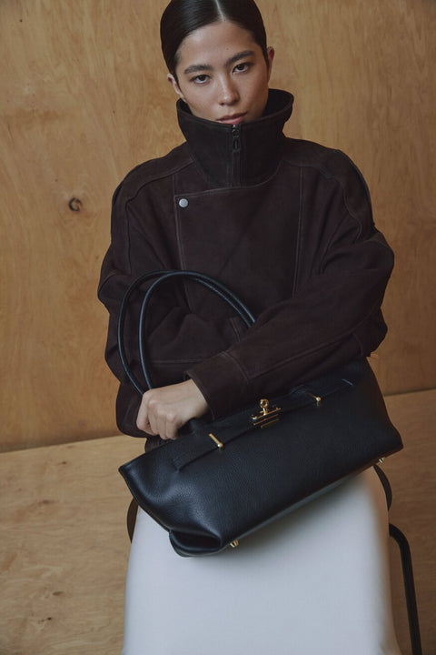 Women's Black Tote Handbag made of Premium Italian Genuine Leather with Long Handles Estro ER00118151