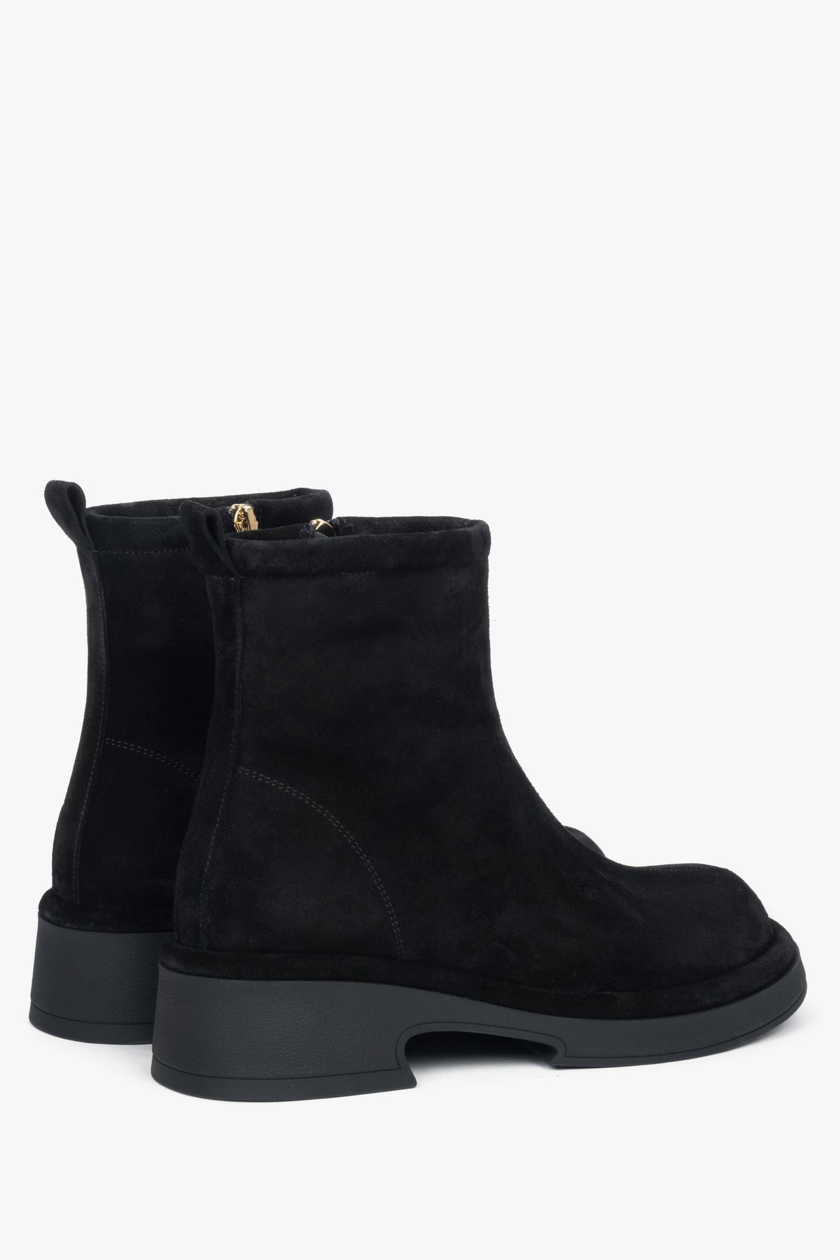 Made of genuine velour, women's black ankle boots with a functional heel, Estro ER00118227.