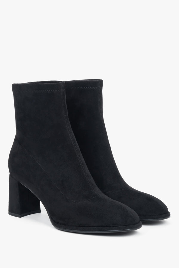Black women’s ankle boots with a stable block heel made of genuine velour.