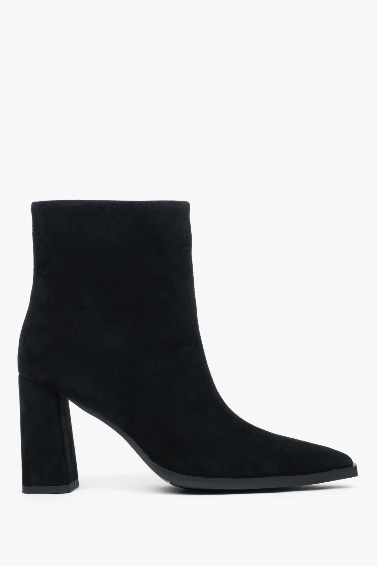 Women’s Black Ankle Boots with Block Heel made of Genuine Velour Estro ER00118793.