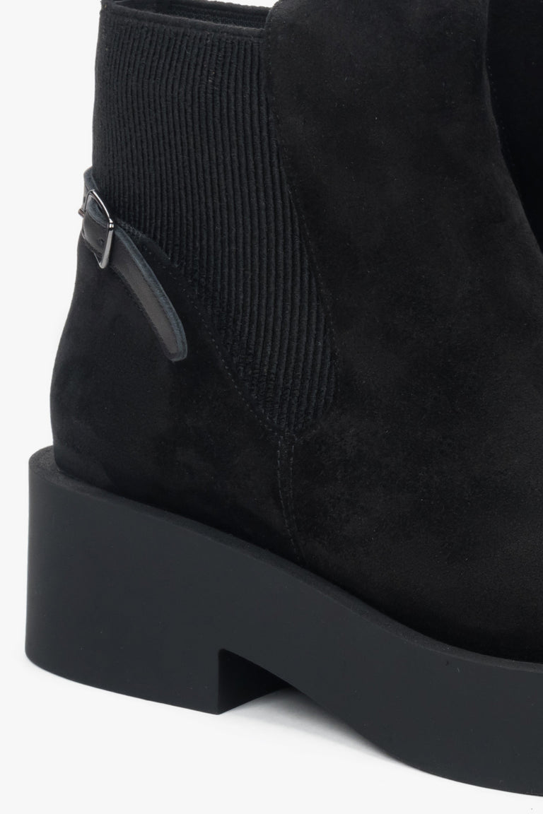 Women's Chelsea boots Estro ER00118243, black, on a chunky sole, made of genuine velour.