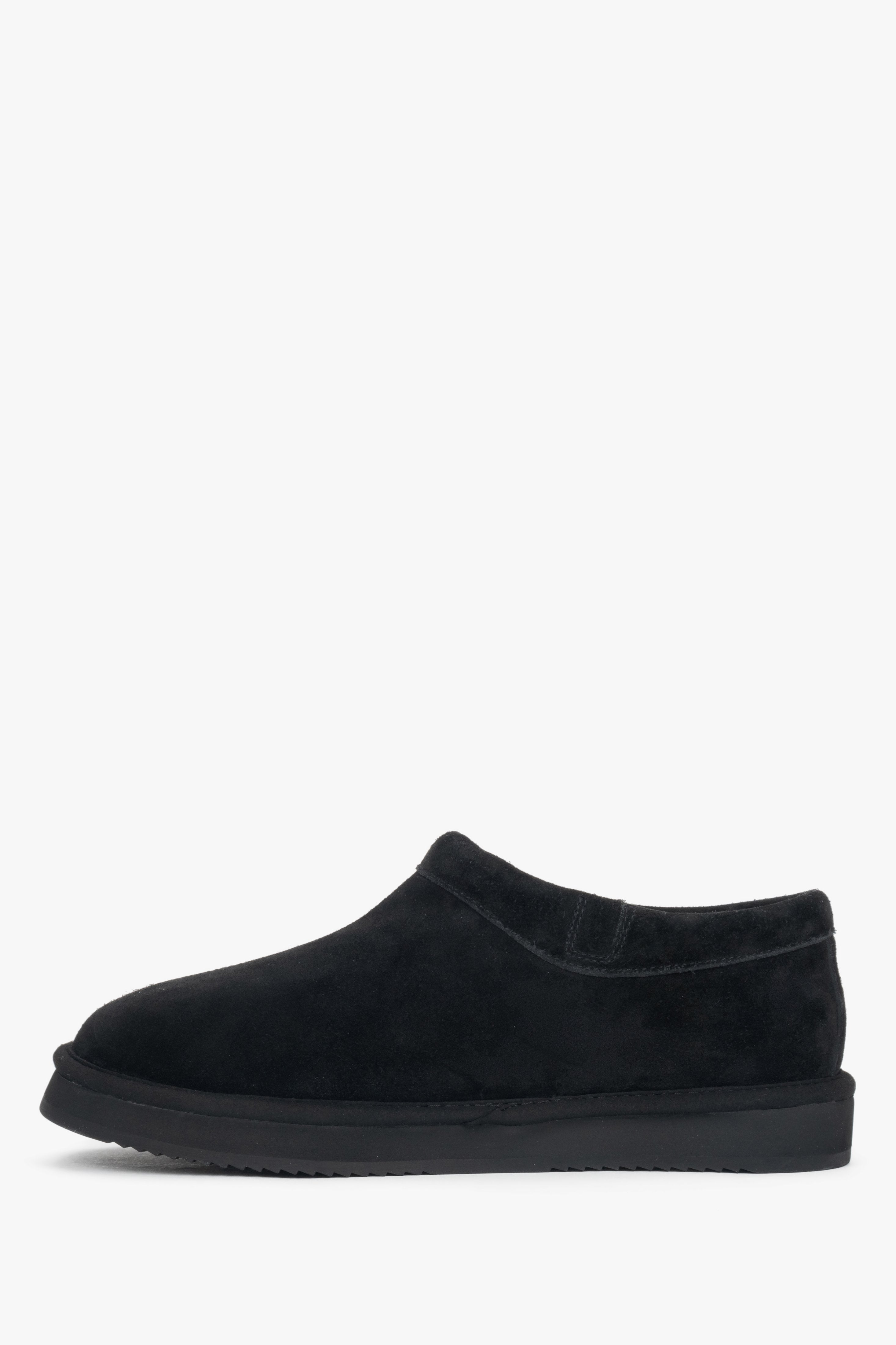 Women's black velour clogs on a flexible platform with fur lining Estro.