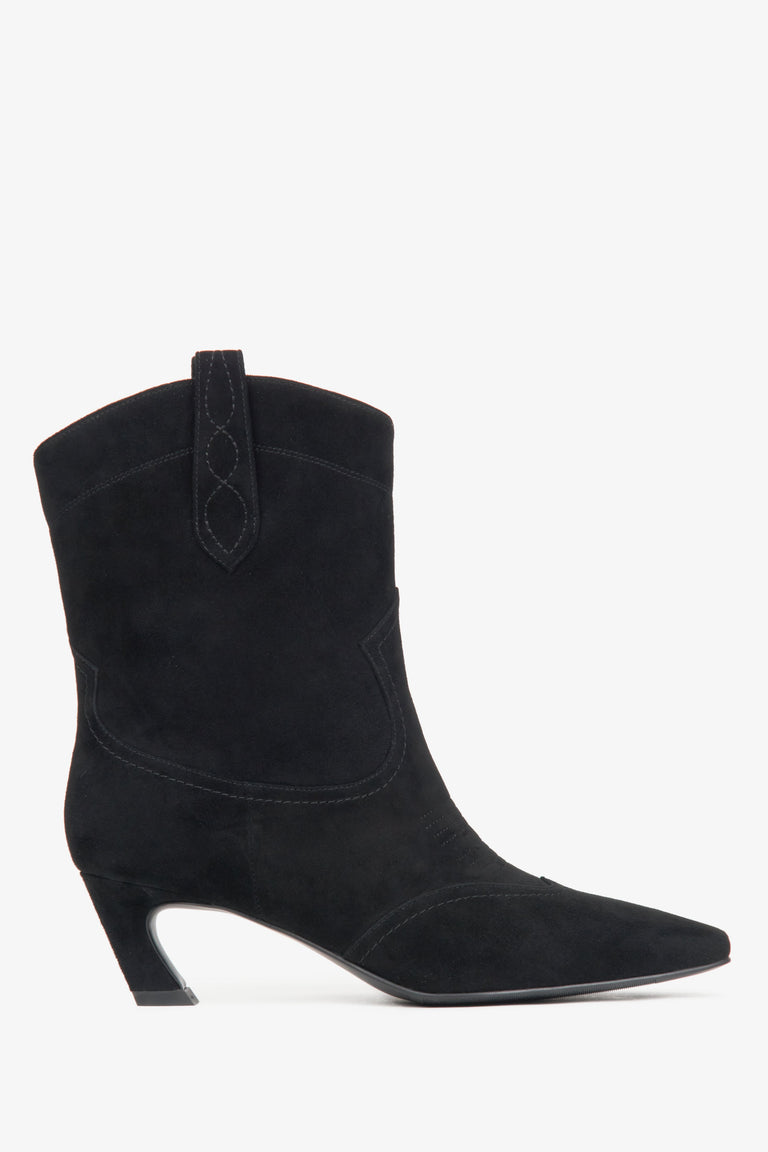 Women's Black Velour Cowboy Boots Estro ER00116169