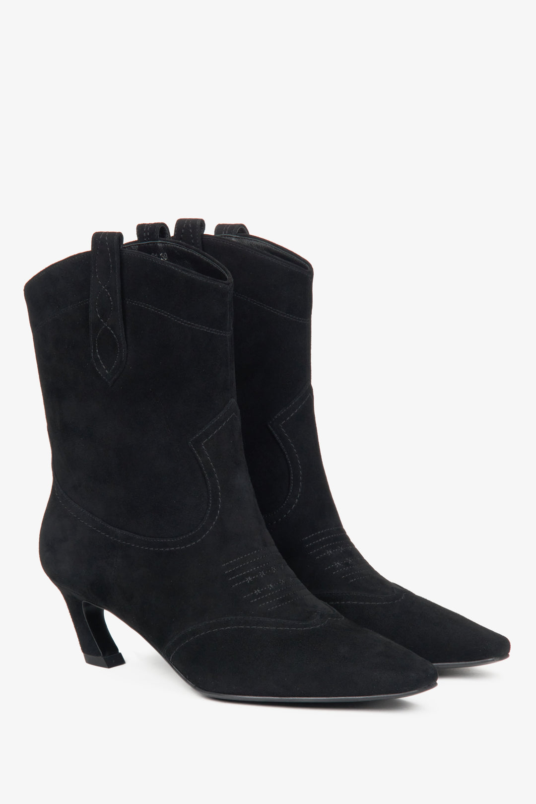 Women's Women's black cowboy boots by Estro, crafted from velour.