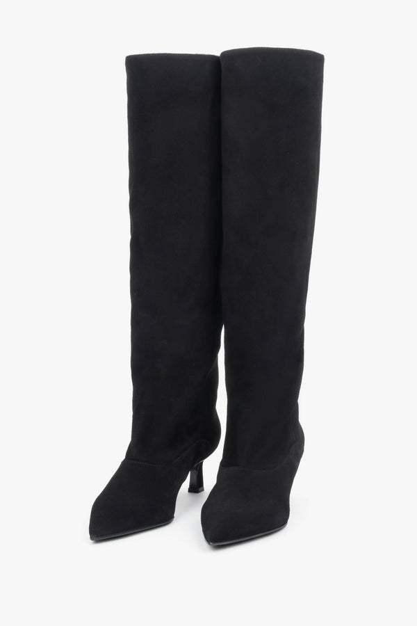 Women's black knee-high boots made of genuine velour with a low flared heel, Estro ER00118234.
